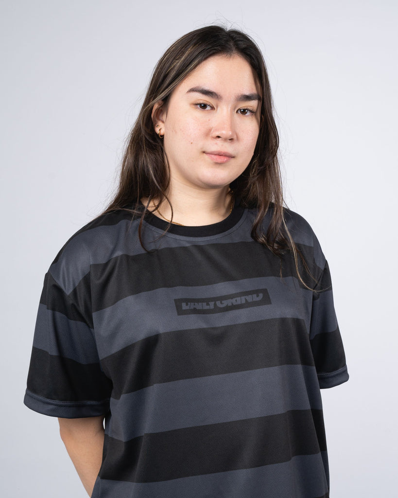 DAILY GRIND PARALLEL JERSEY TSHIRT BLACK/GRAY