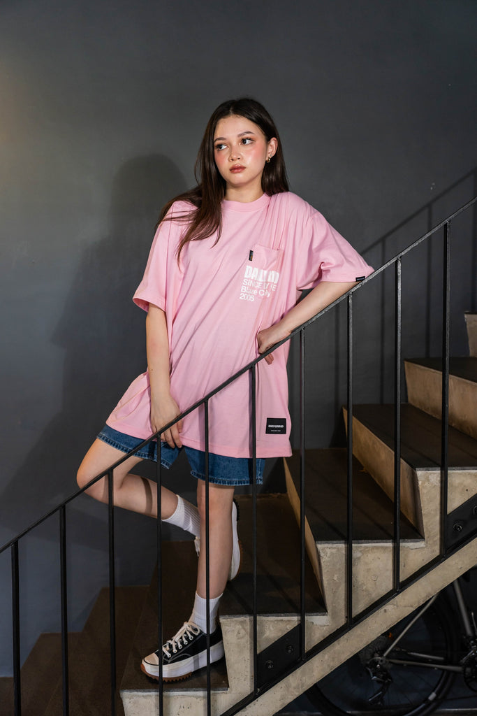 DAILY GRIND BLAZE POCKET TEE PINK