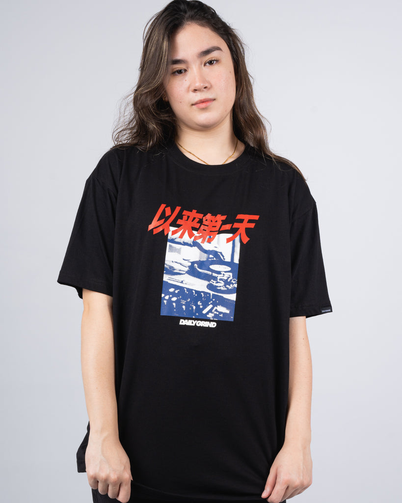 DAILY GRIND INITIAL TSHIRT BLACK