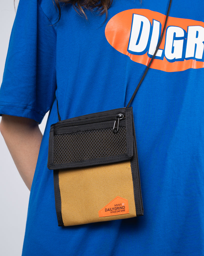 DAILY GRIND ENTIRE SLING WALLET NAVY BLUE