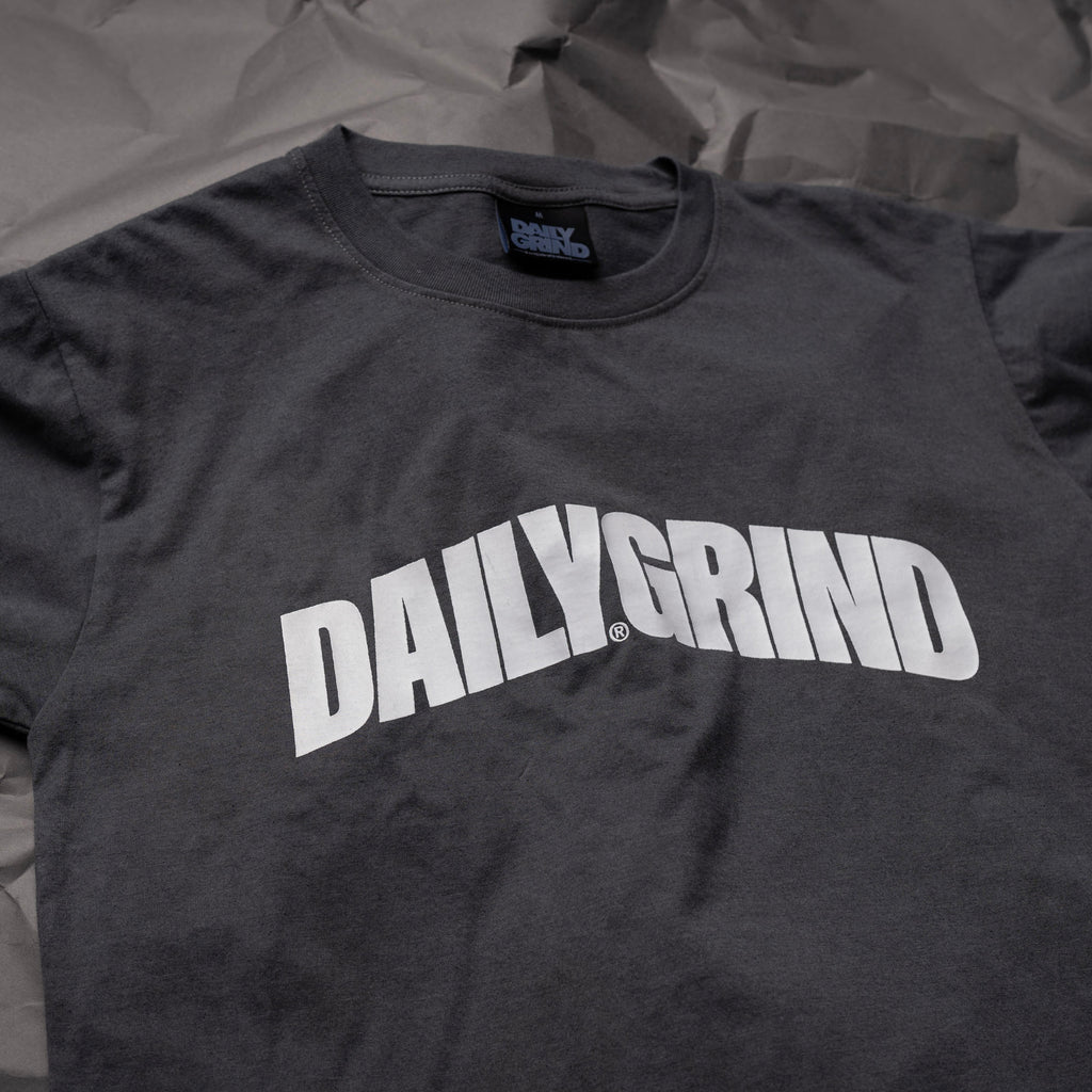 DAILY GRIND VAULTED WASHED TSHIRT GRAY