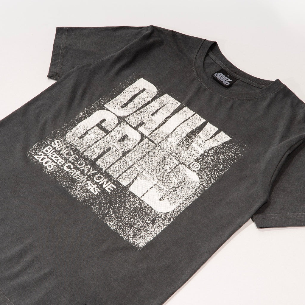 DAILY GRIND GLITCH WASHED TSHIRT GRAY
