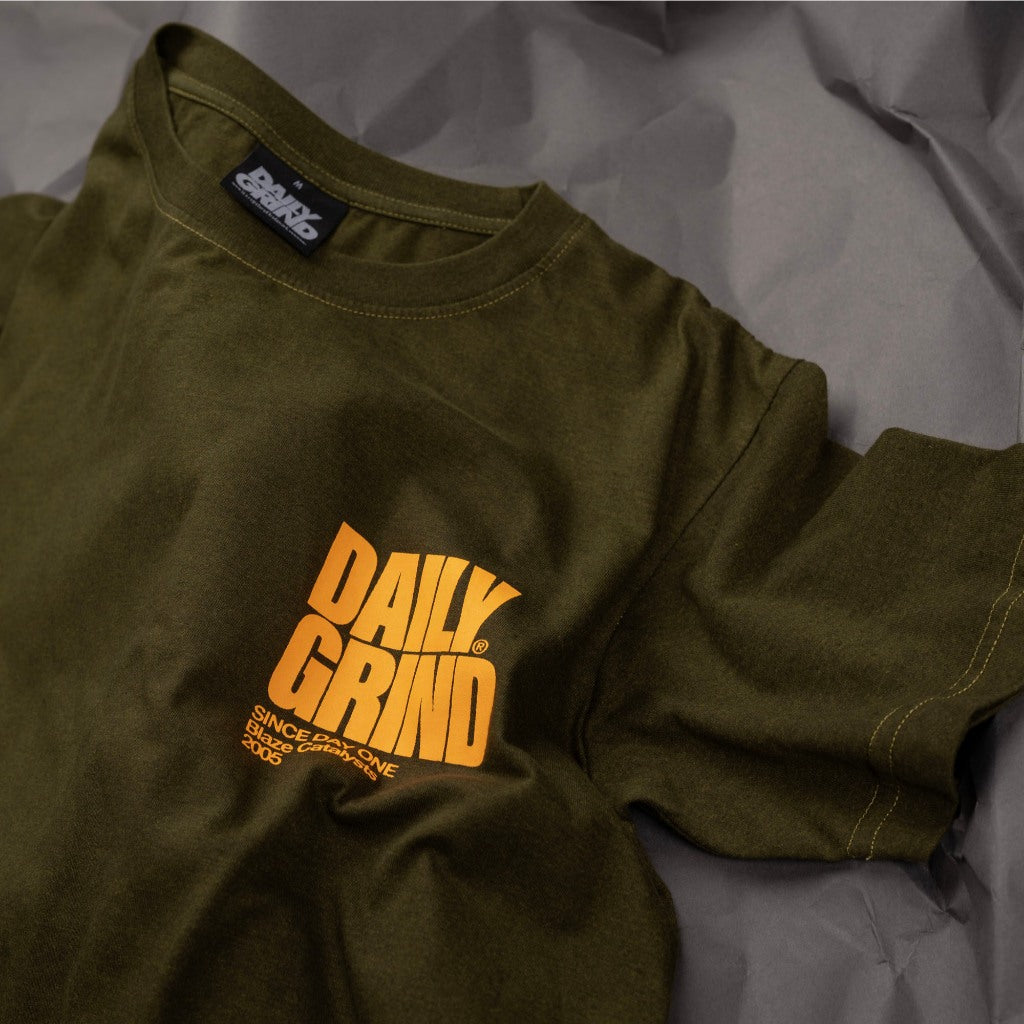 DAILY GRIND BLAZE WASHED TSHIRT FATIGUE/YELLOW