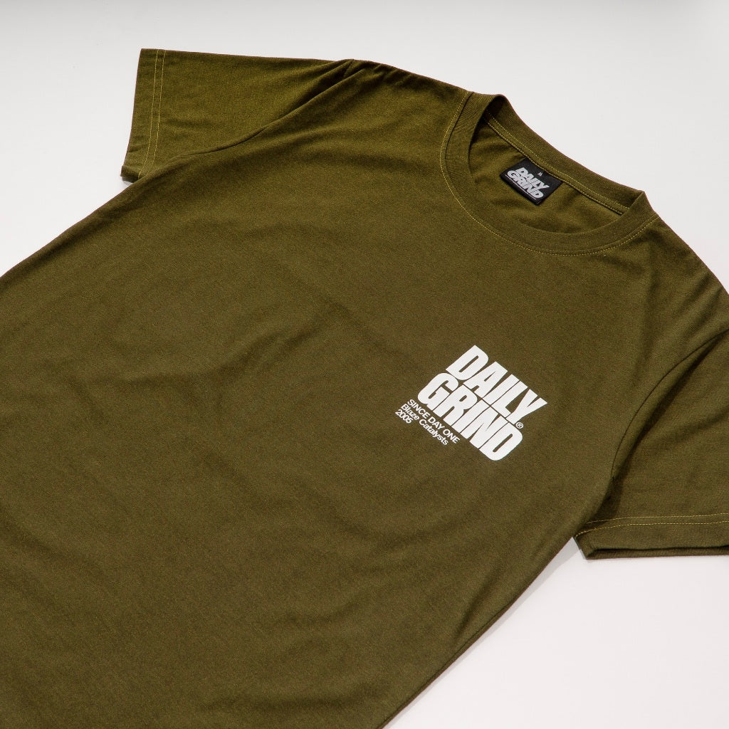 DAILY GRIND BLAZE WASHED TSHIRT FATIGUE/WHITE
