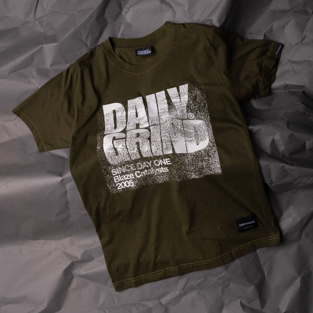 DAILY GRIND GLITCH WASHED TSHIRT FATIGUE