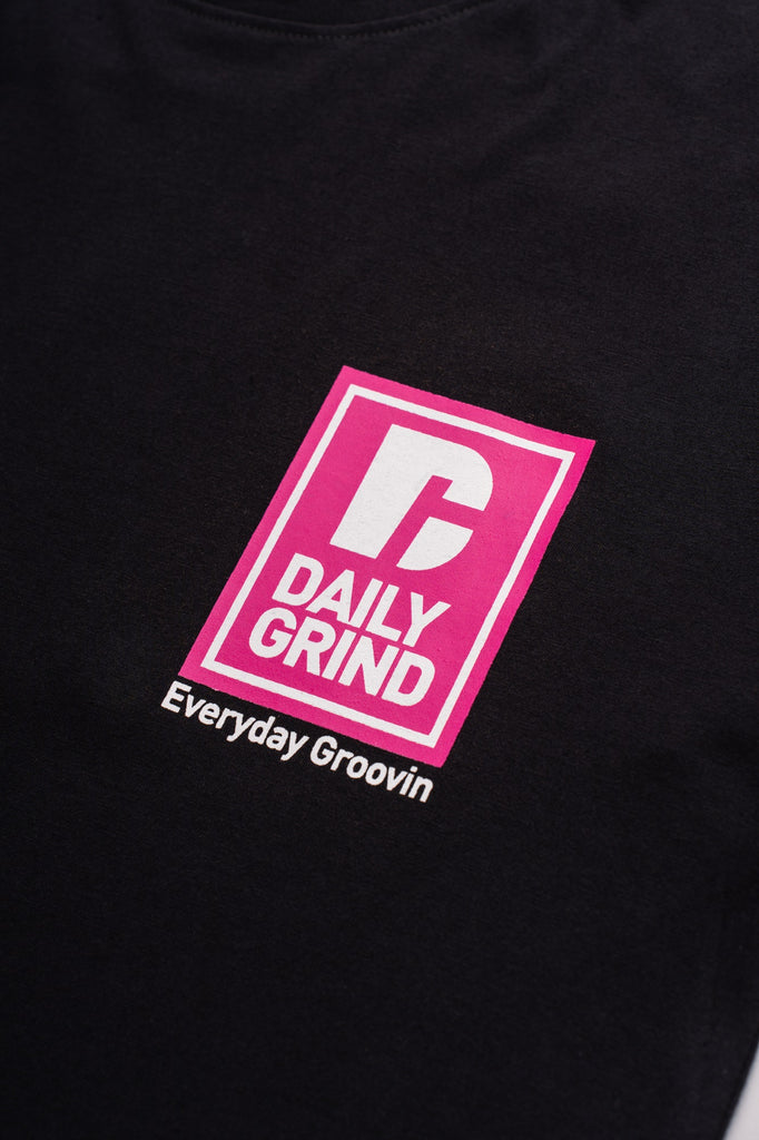 DAILY GRIND GROOVIN TSHIRT BLACK