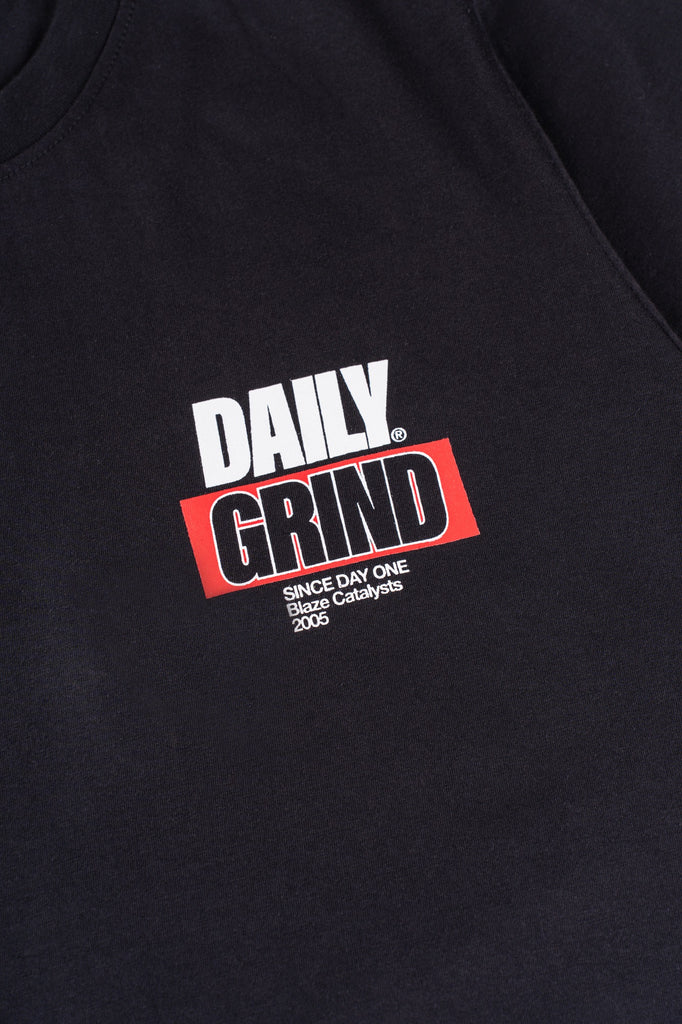 DAILY GRIND BLAZE DUO FB TSHIRT BLACK