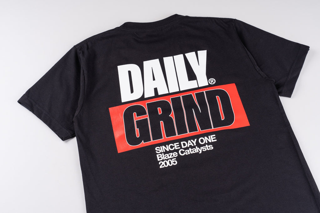 DAILY GRIND BLAZE DUO FB TSHIRT BLACK