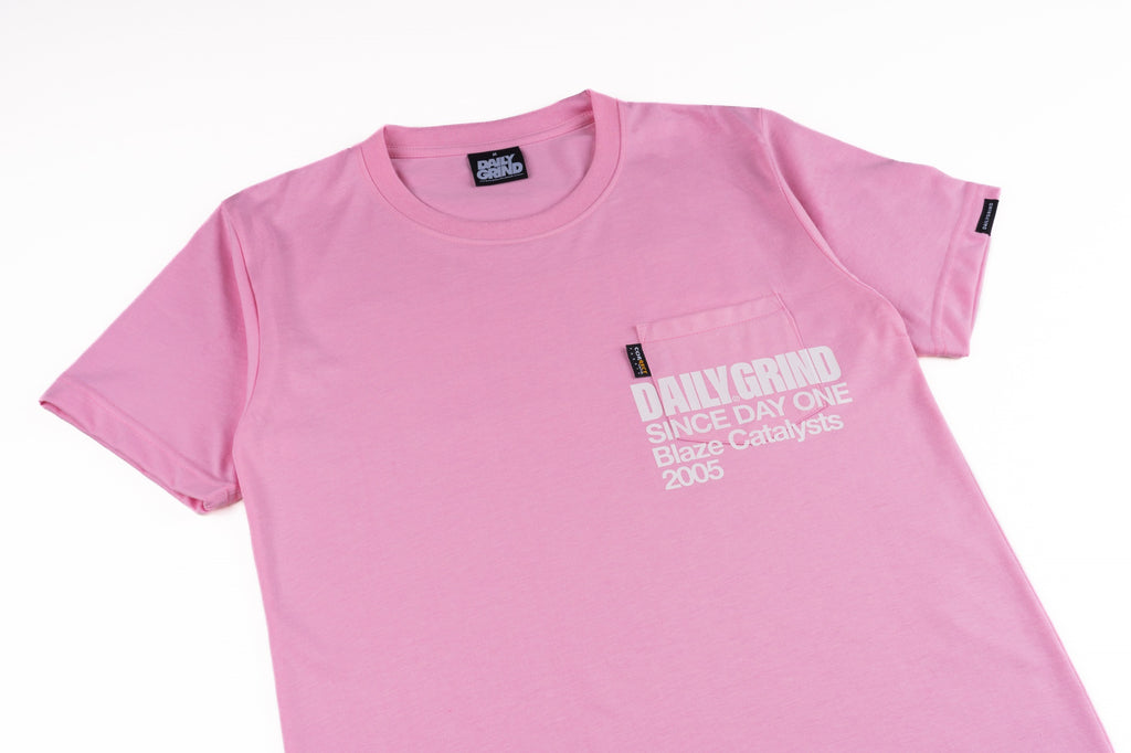 DAILY GRIND BLAZE POCKET TEE PINK