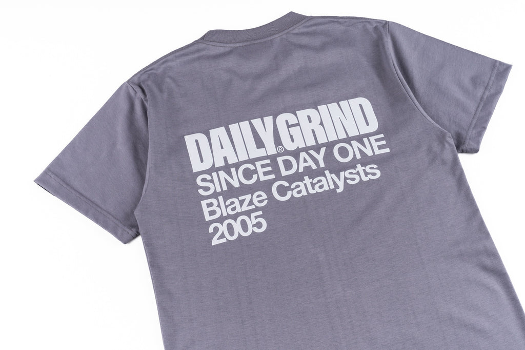 DAILY GRIND BLAZE POCKET TEE GRAY