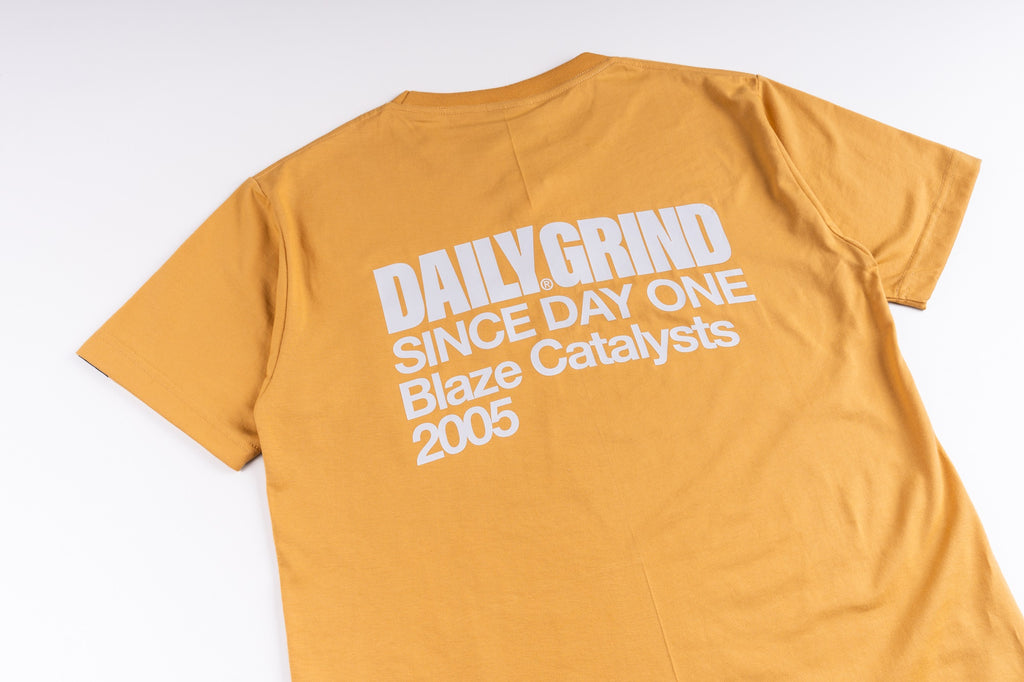 DAILY GRIND BLAZE POCKET TEE MUSTARD