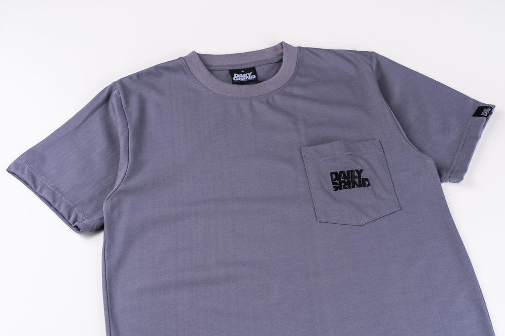 DAILY GRIND SHEAR POCKET TEE EMBRO GRAY