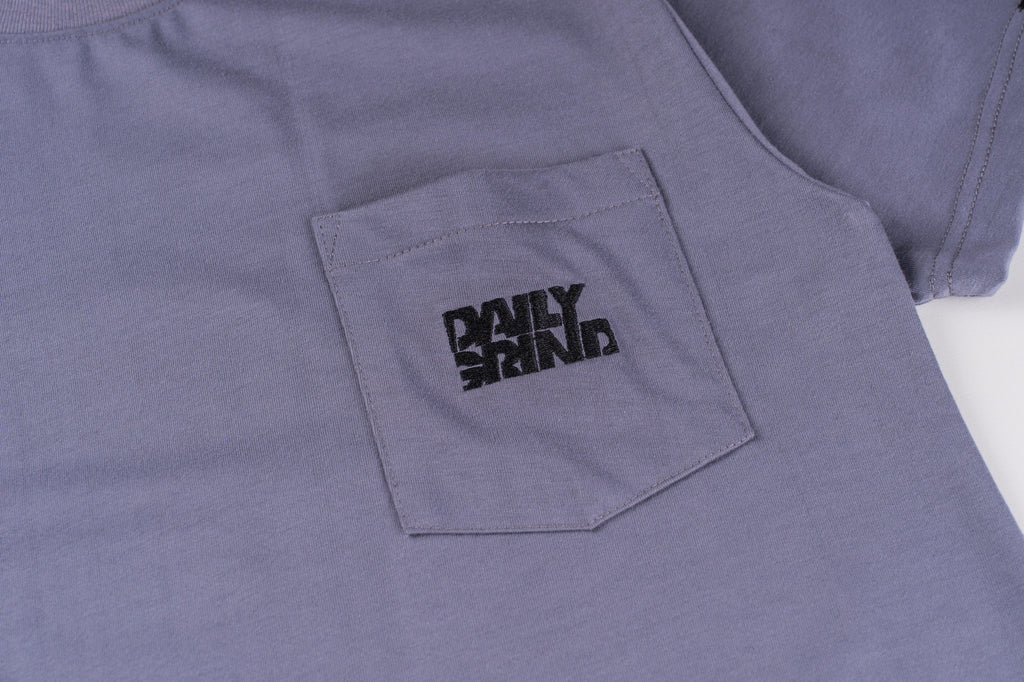 DAILY GRIND SHEAR POCKET TEE EMBRO GRAY