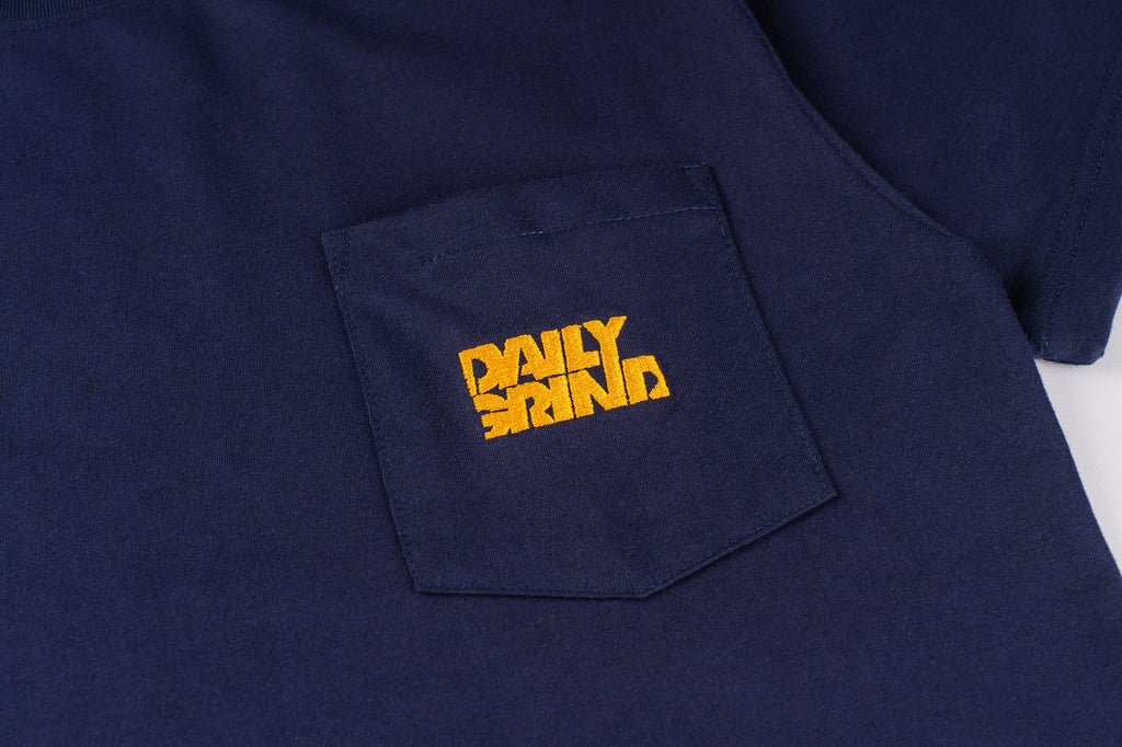 DAILY GRIND SHEAR POCKET TEE EMBRO NAVY BLUE