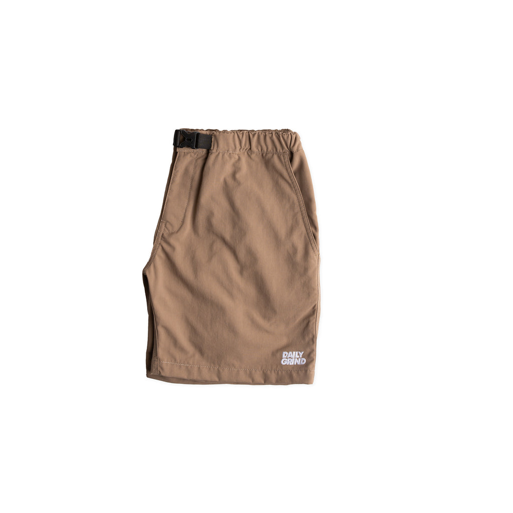 DAILY GRIND CLASP SHORTS KHAKI